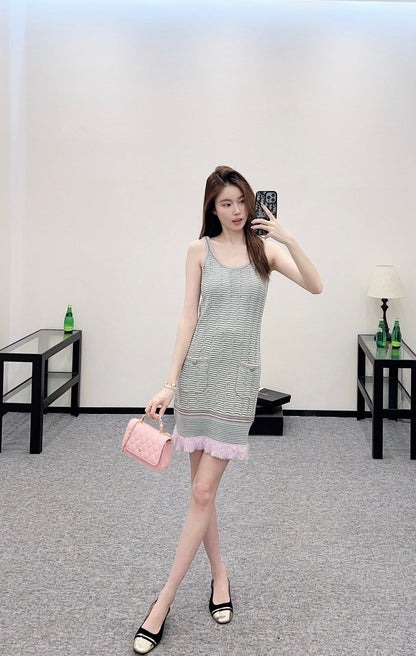 2025 Early Autumn New Arrival Flowing Contrast Color Knitted Suspender Skirt