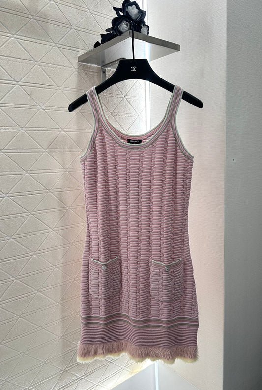 2025 Early Autumn New Arrival Flowing Contrast Color Knitted Suspender Skirt