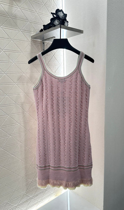 2025 Early Autumn New Arrival Flowing Contrast Color Knitted Suspender Skirt