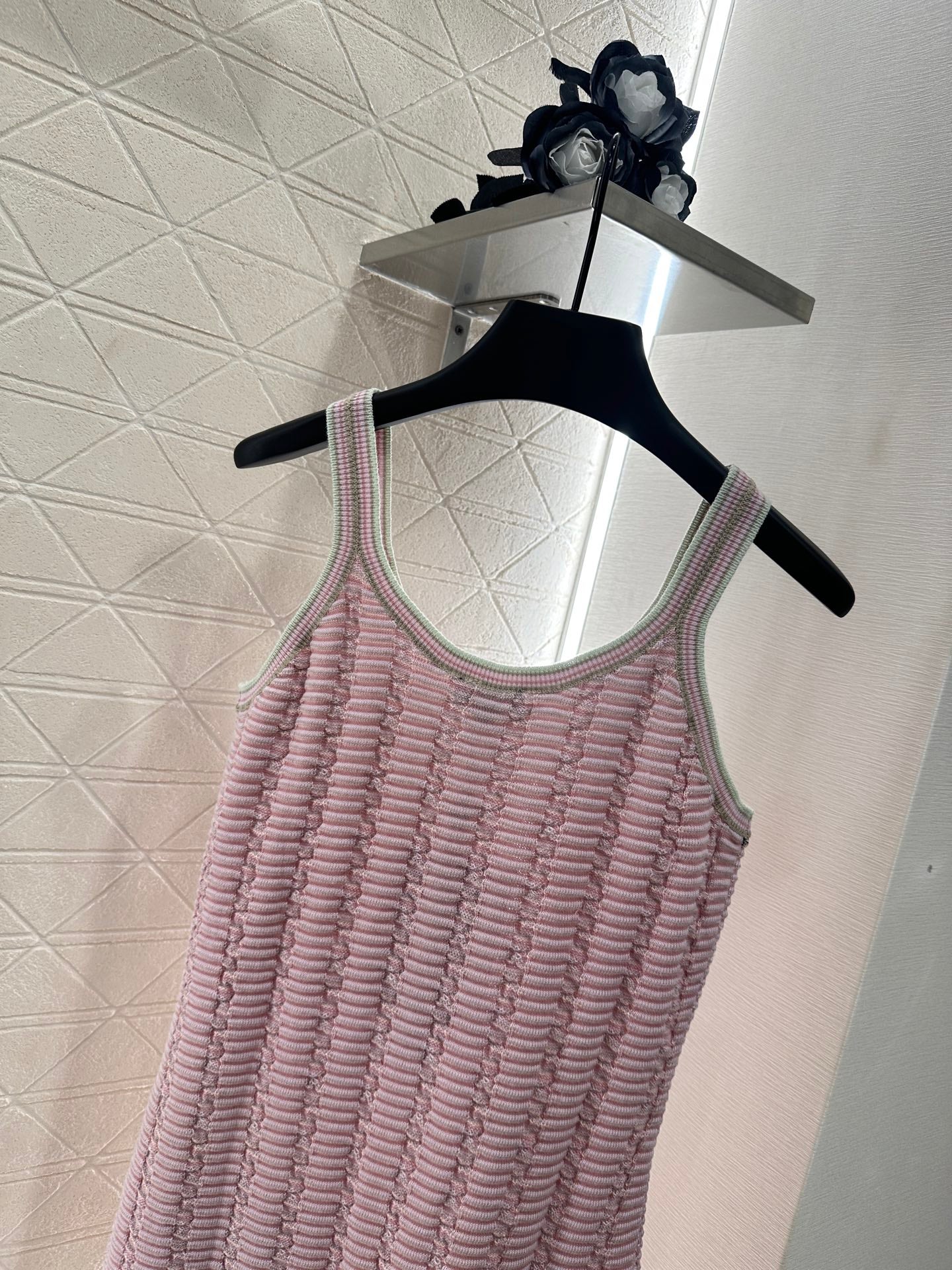 2025 Early Autumn New Arrival Flowing Contrast Color Knitted Suspender Skirt