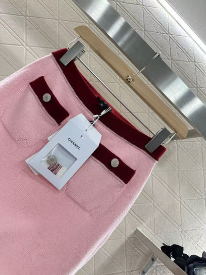Pure wool color-ordered and dyed contrast-colored stitching skirt