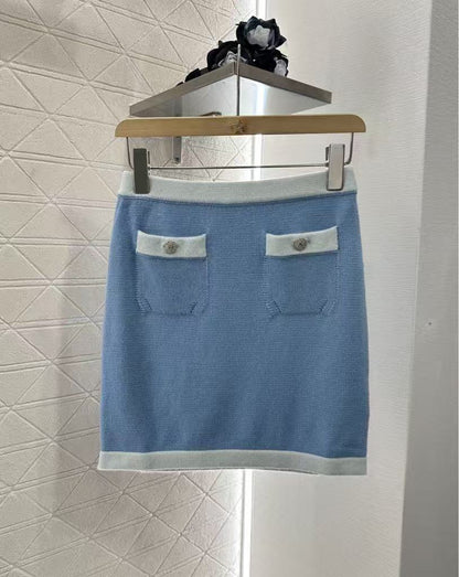 Pure wool color-ordered and dyed contrast-colored stitching skirt