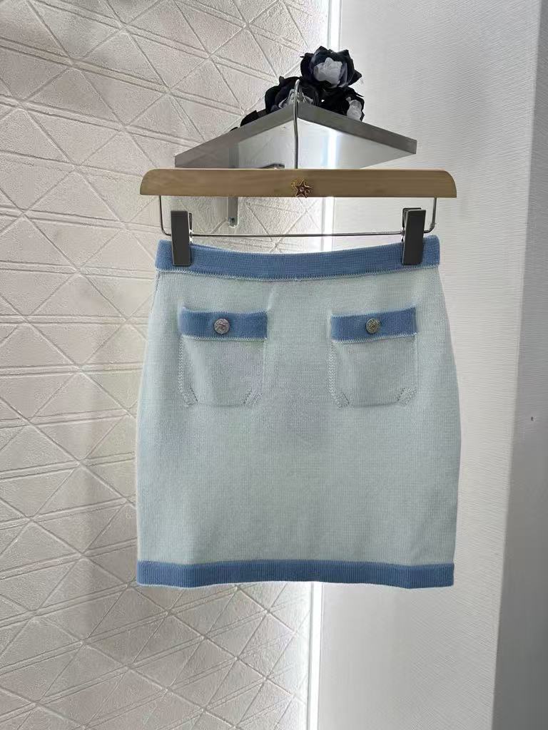 Pure wool color-ordered and dyed contrast-colored stitching skirt