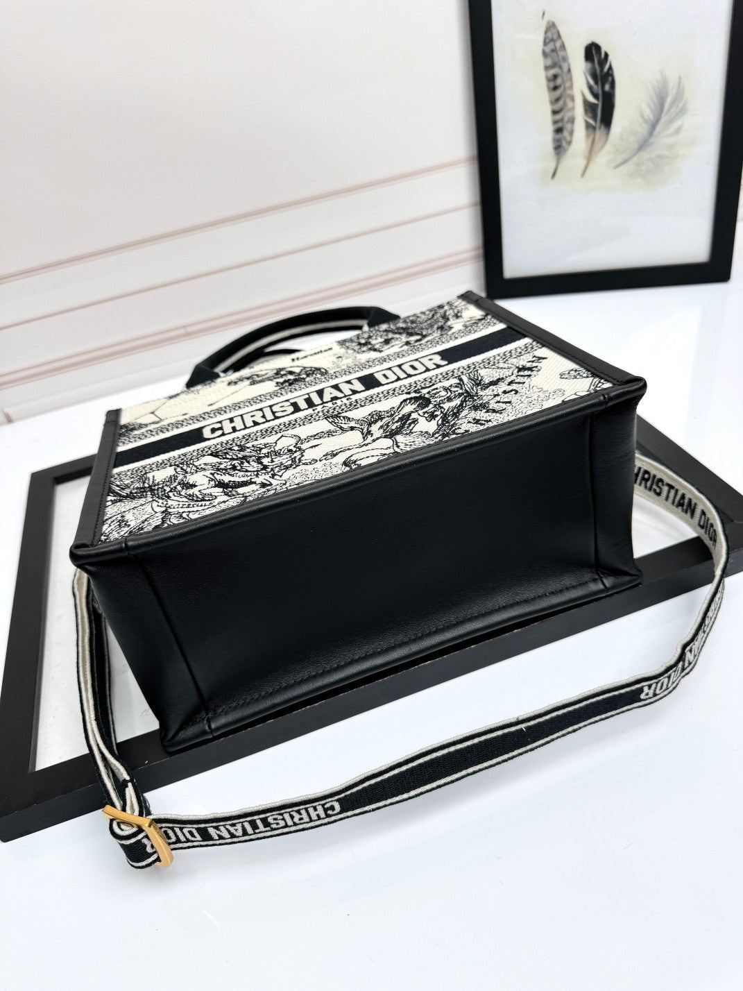 25 Embroidered Cowhide White Animal Small Crossbody Tote Bag