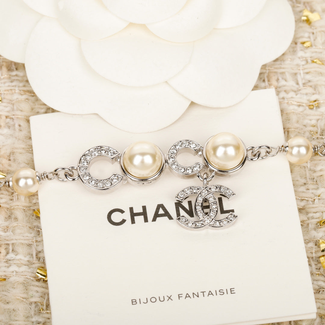 C Rhinestone pearl coco bracelet