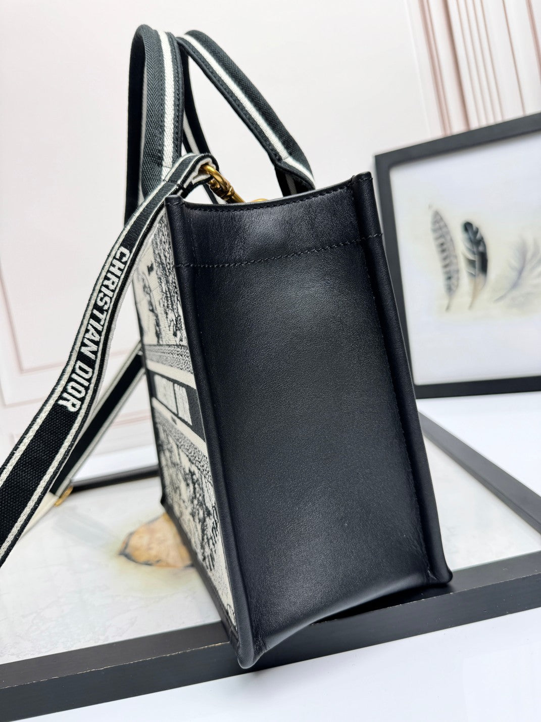 25 Embroidered Cowhide White Animal Small Crossbody Tote Bag