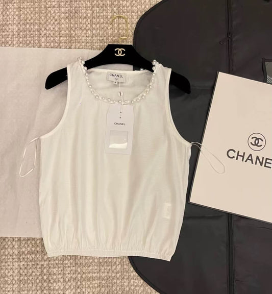 Classic Minimalist Pearl-Embellished Neckline Vest