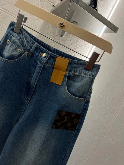 L 25 Small logo wide-leg jeans