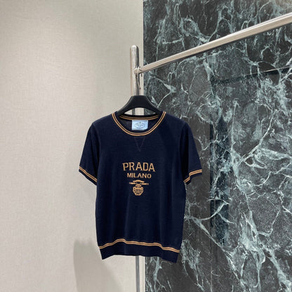 25 new Vintage Contrast-Trim Crest Knit Top
