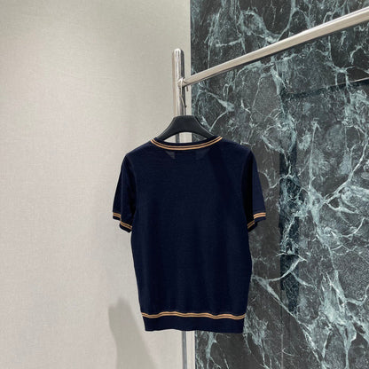 25 new Vintage Contrast-Trim Crest Knit Top