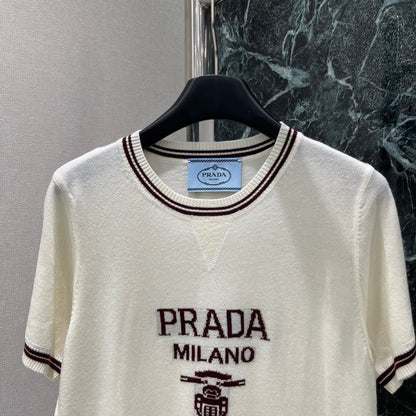 25 new Vintage Contrast-Trim Crest Knit Top