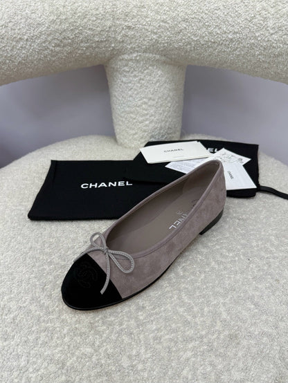 25A Ballet Flat Dark Grey Black Suede