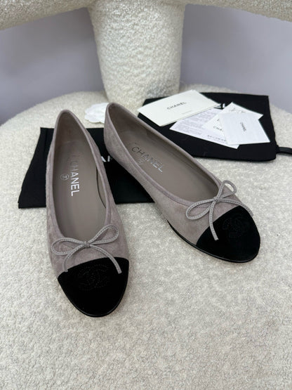 25A Ballet Flat Dark Grey Black Suede