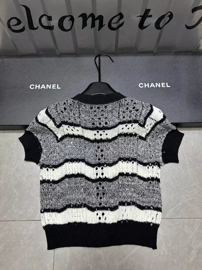 25 new black and white short-sleeved cardigan
