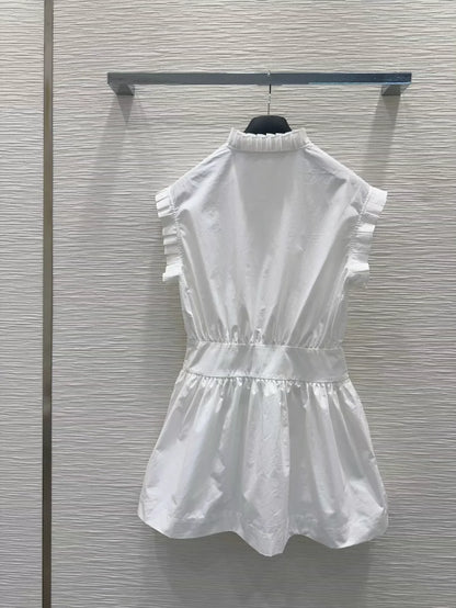 25 New Bee Embroidered Wooden Ear Trim V-Neck Sleeveless Dresses