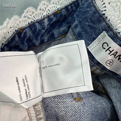 25 Lace panel jeans