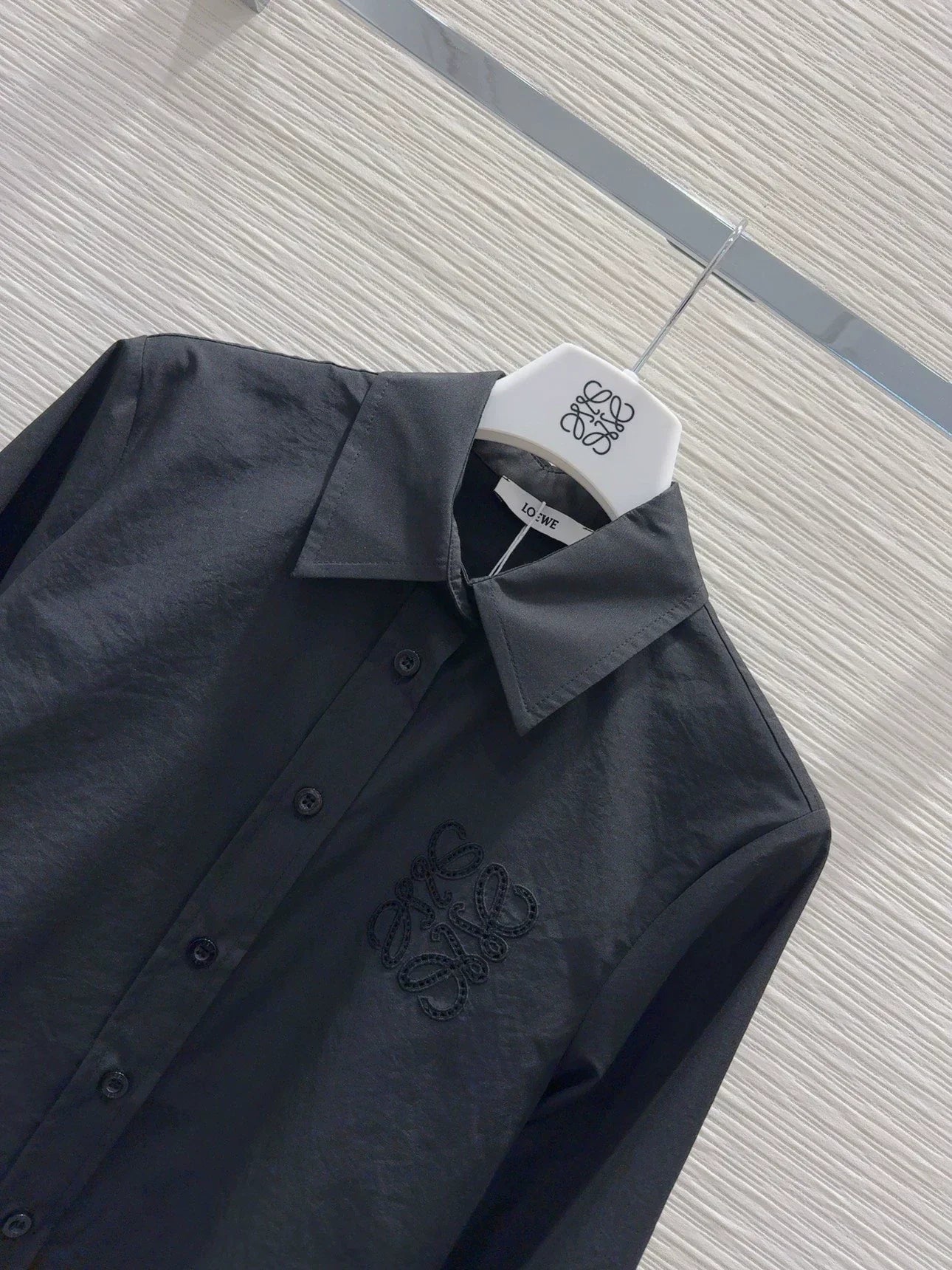 LO 25 New Back Hem Shirt