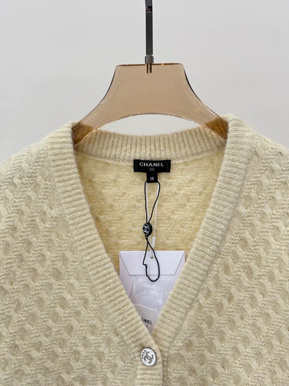 C 25 Spring and Summer new V-neck letter logo white intarsia button knitted cardigan