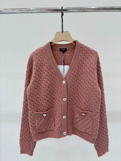 C 25 Spring and Summer new V-neck letter logo white intarsia button knitted cardigan