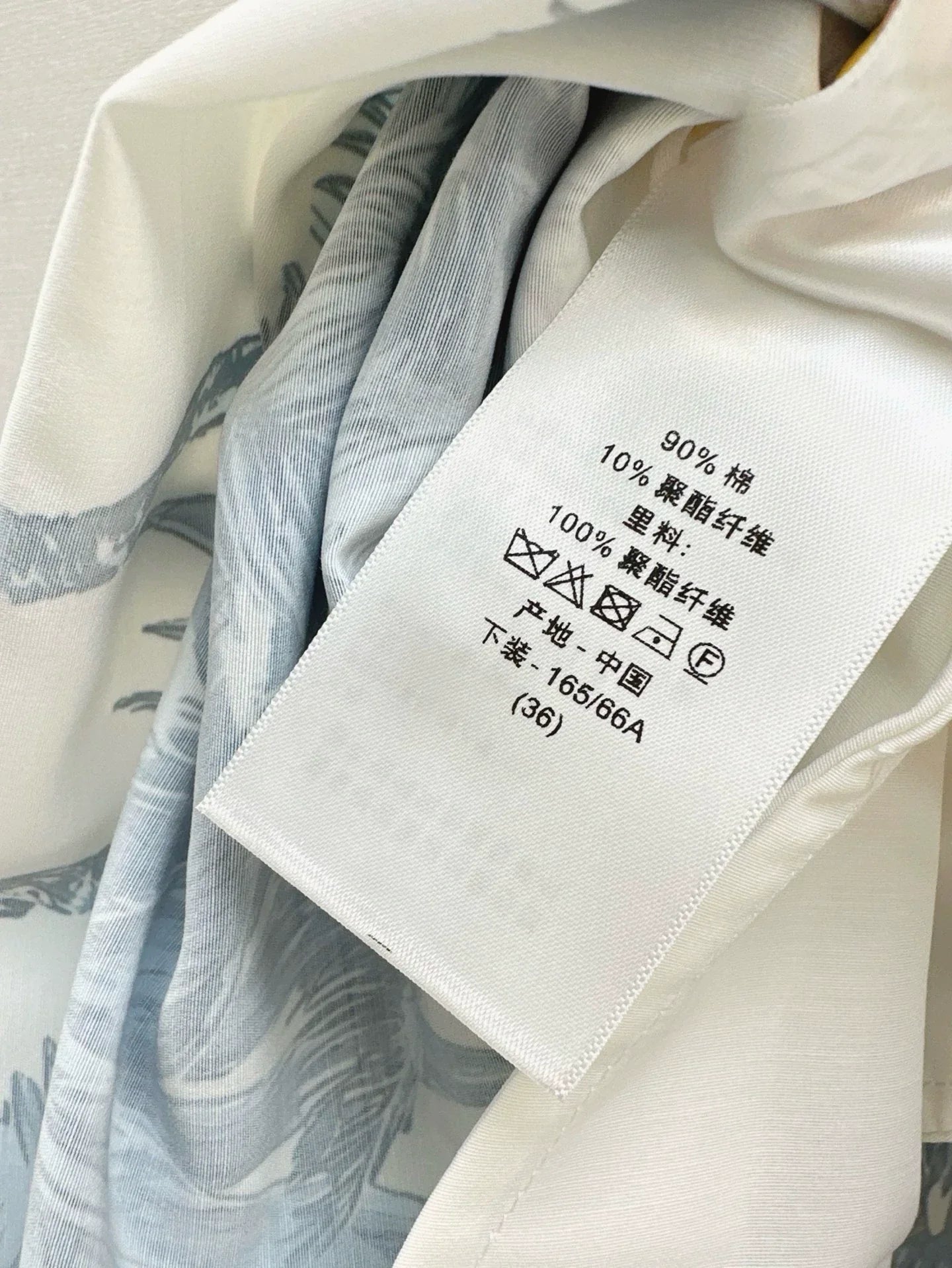 D 25  The latest resort collection suits for spring/summer