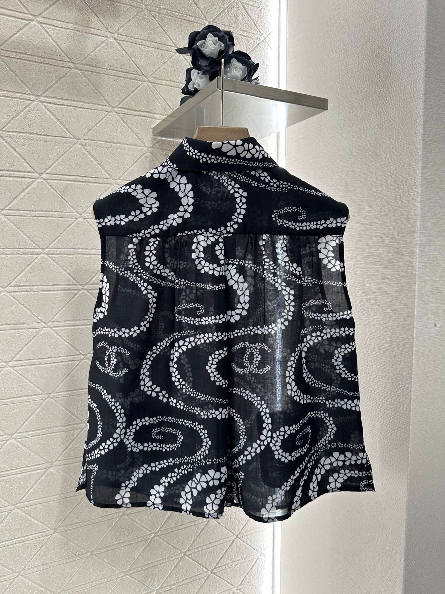 C 25 Printed Sleeveless Vest Shirt