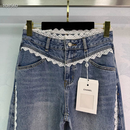 25 Lace panel jeans