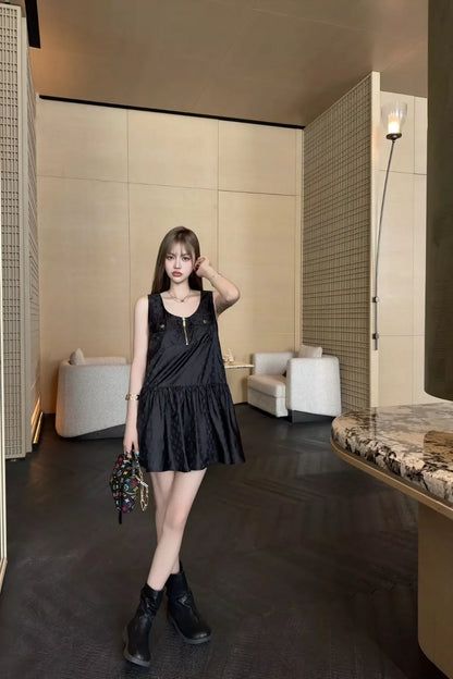 25 New Dark Floral Pocket Zipper Vest Dresses