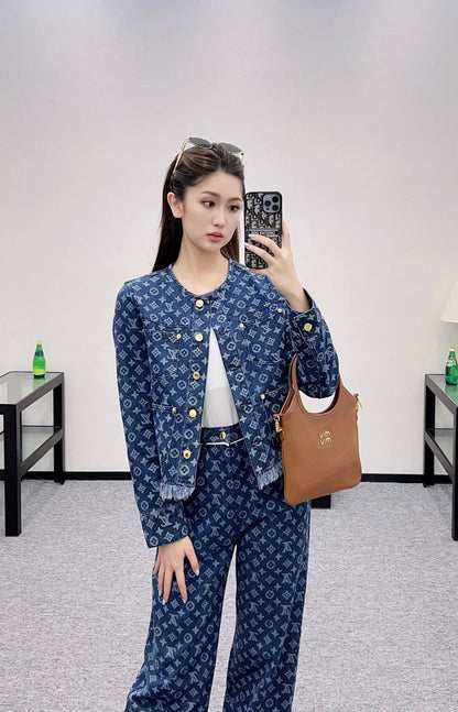 L 25 Jacquard denim jacket and trousers set.