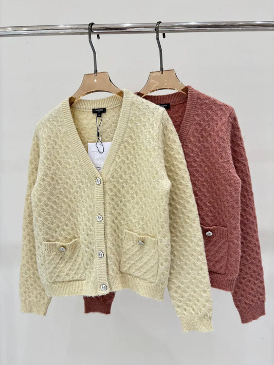 C 25 Spring and Summer new V-neck letter logo white intarsia button knitted cardigan