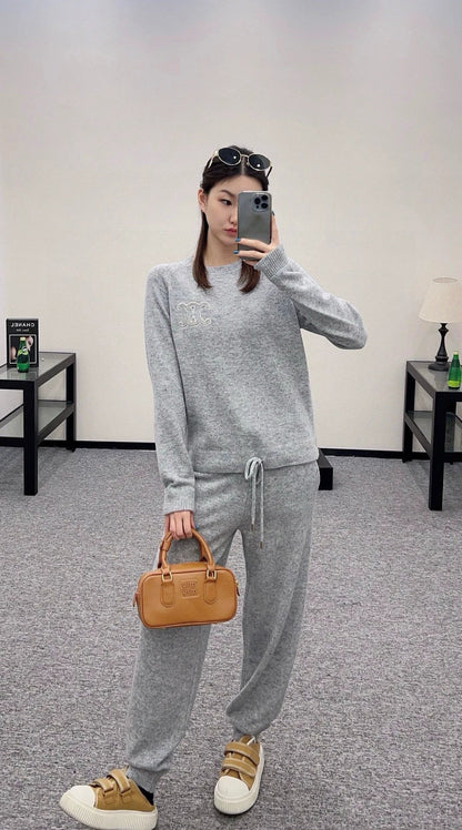 25 Early Spring New Knitted Pullover Sweatshirt Trousers Set