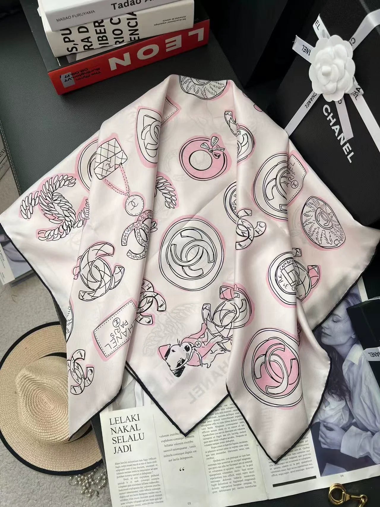 25 Camellia Scarf（pink/white）