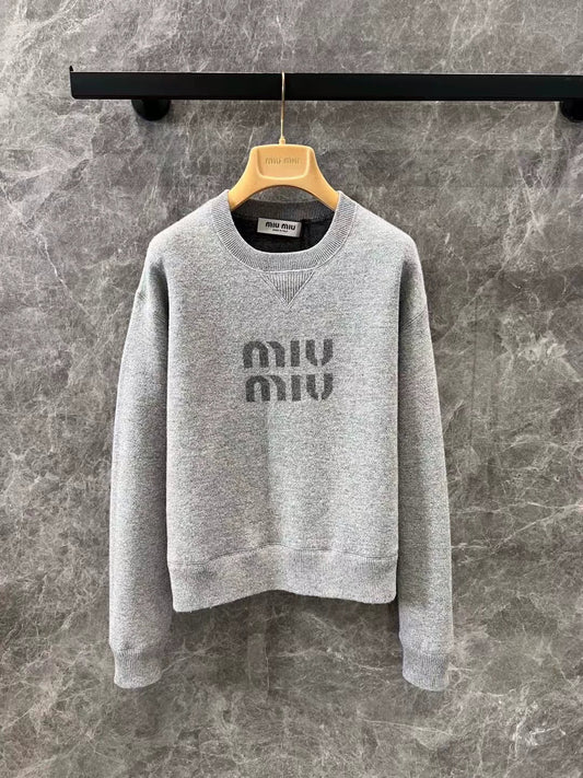 25 Autumn and winter new micro label jacquard knit pullover sweater + shorts set