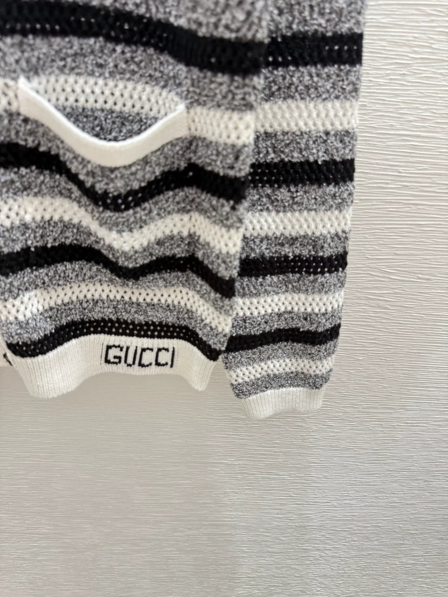 G 25 New Striped Letter Round Neck Long Sleeve Knit Cardigan