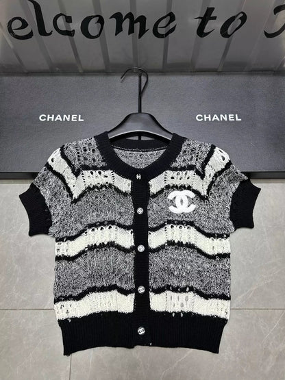 25 new black and white short-sleeved cardigan