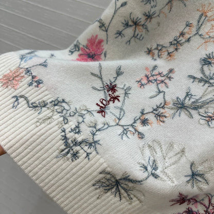 25 new cashmere sweater with plant and flower embroidery