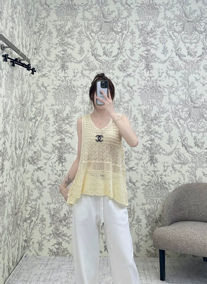 C 25 New Cutout Beaded Knit Vest
