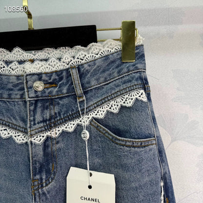 25 Lace panel jeans