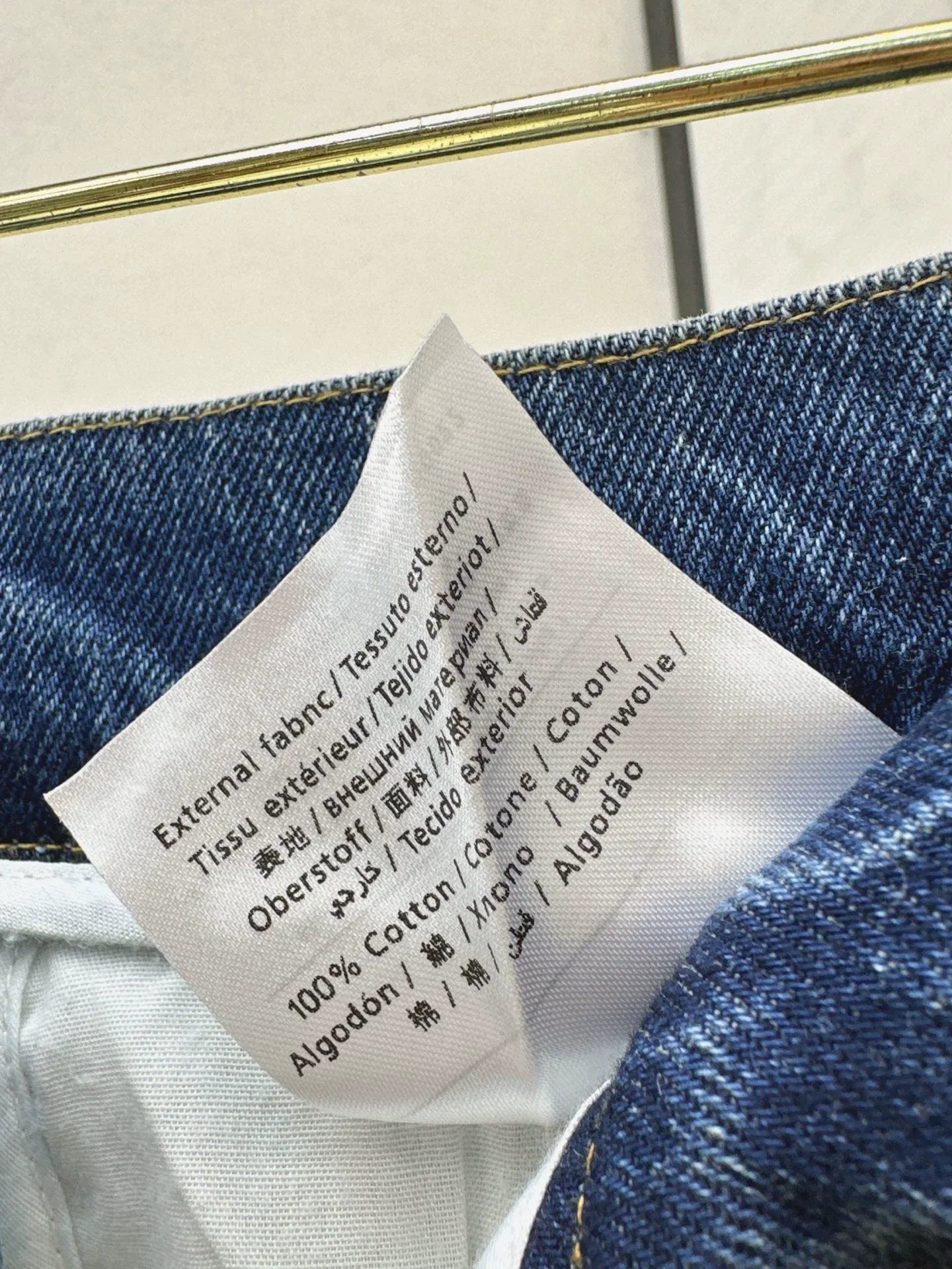 V 25 Spring/Summer Latest Denim Five Point Pants