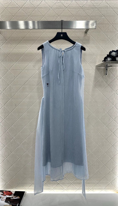 D 25 Round-neck belted vest dress