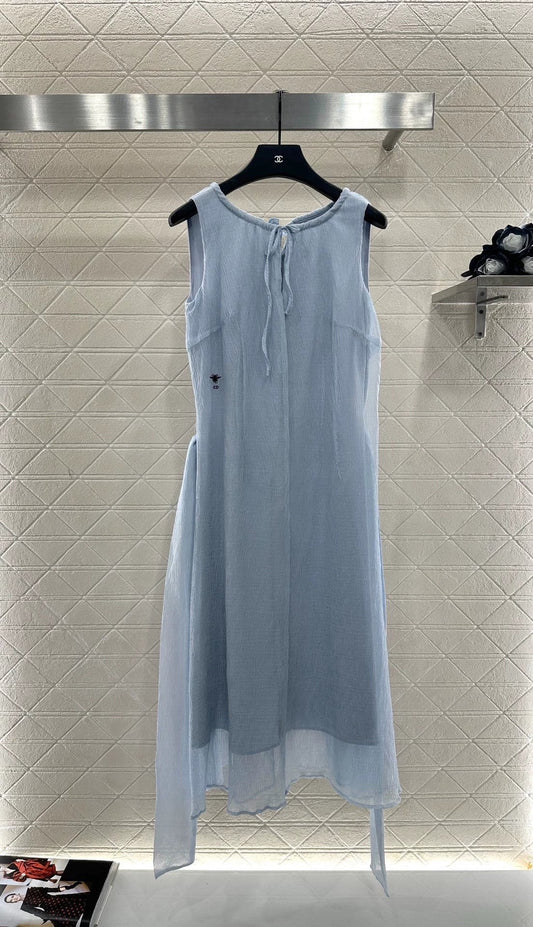D 25 Round-neck belted vest dress