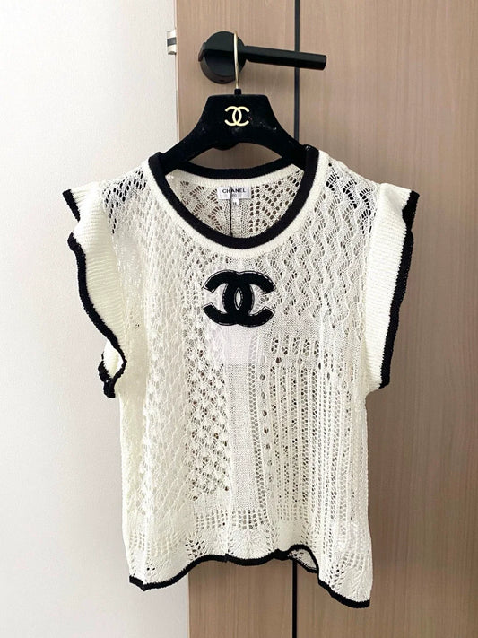 25 new hollow lotus sleeve knitted vest