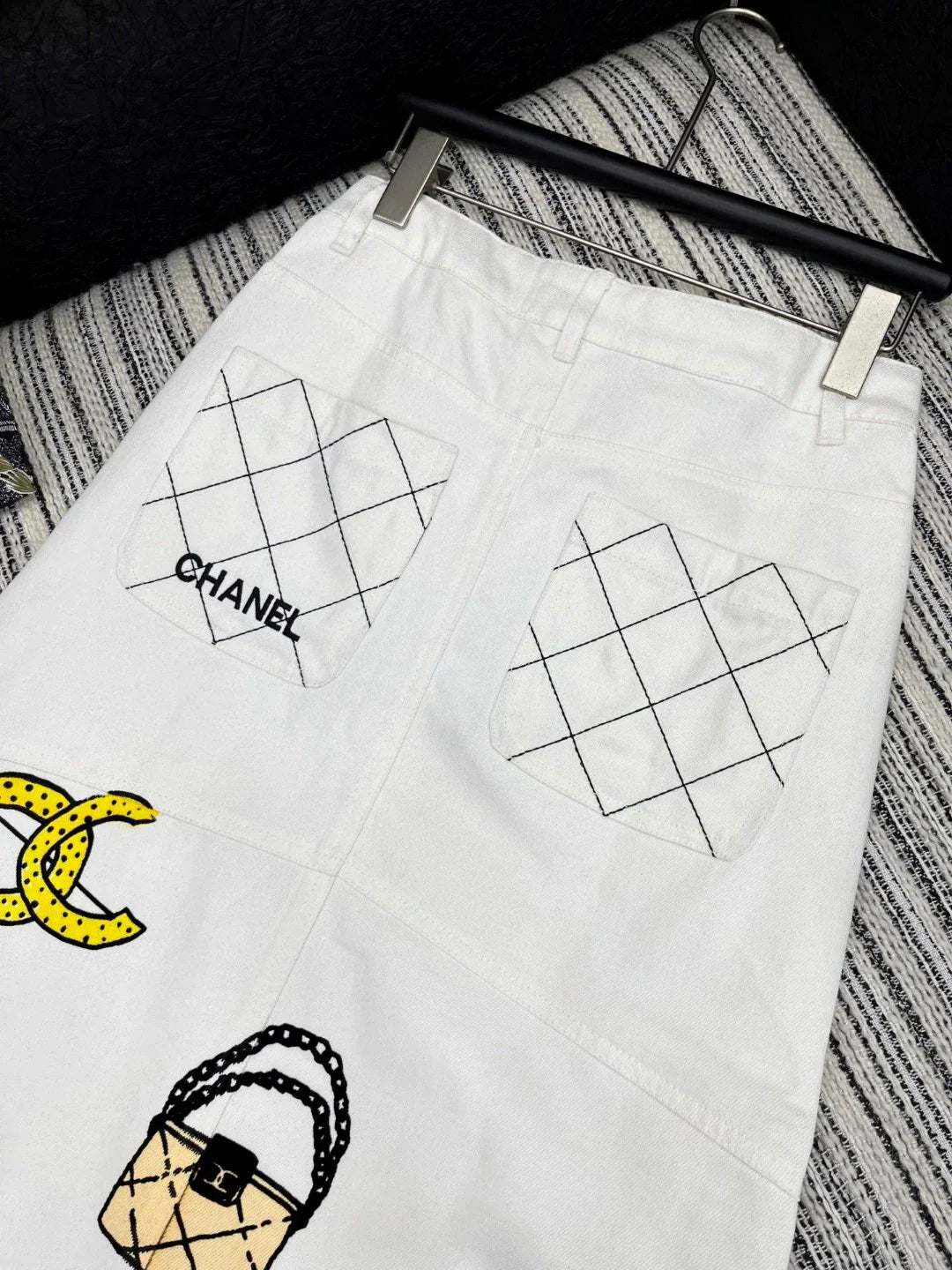 CE 25 New Funky Athletic white little shor