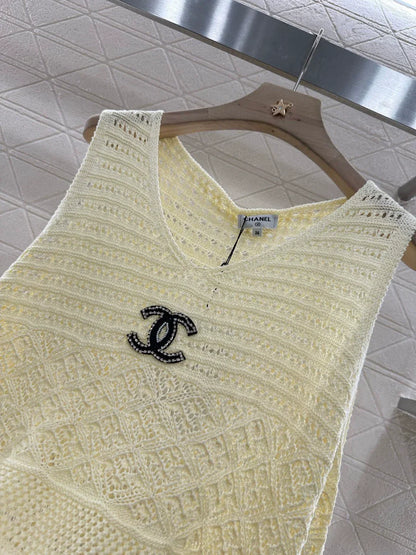 C 25 New Cutout Beaded Knit Vest