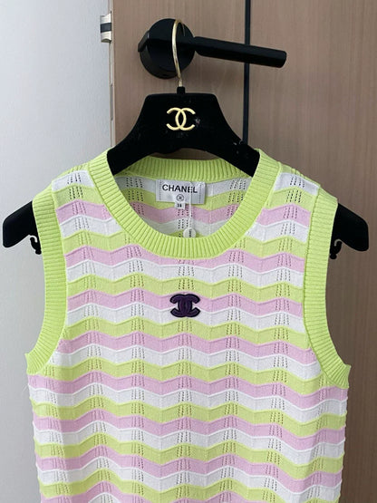 C 25 New Clashing Stripes Cutout Round Neck Sleeveless Knit Tank Top