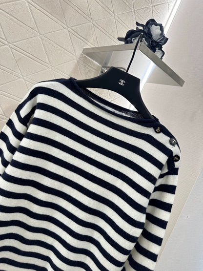D 25 Striped long-sleeved knit top