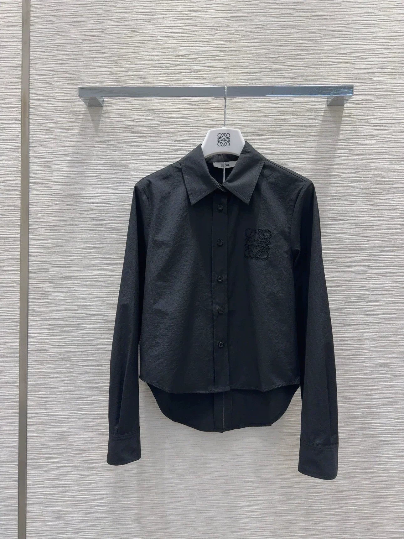 LO 25 New Back Hem Shirt
