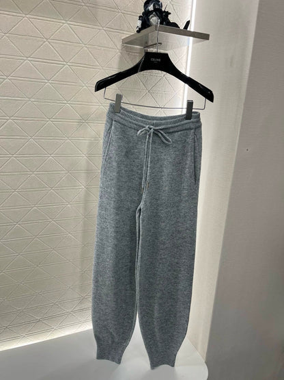 25 Early Spring New Knitted Pullover Sweatshirt Trousers Set