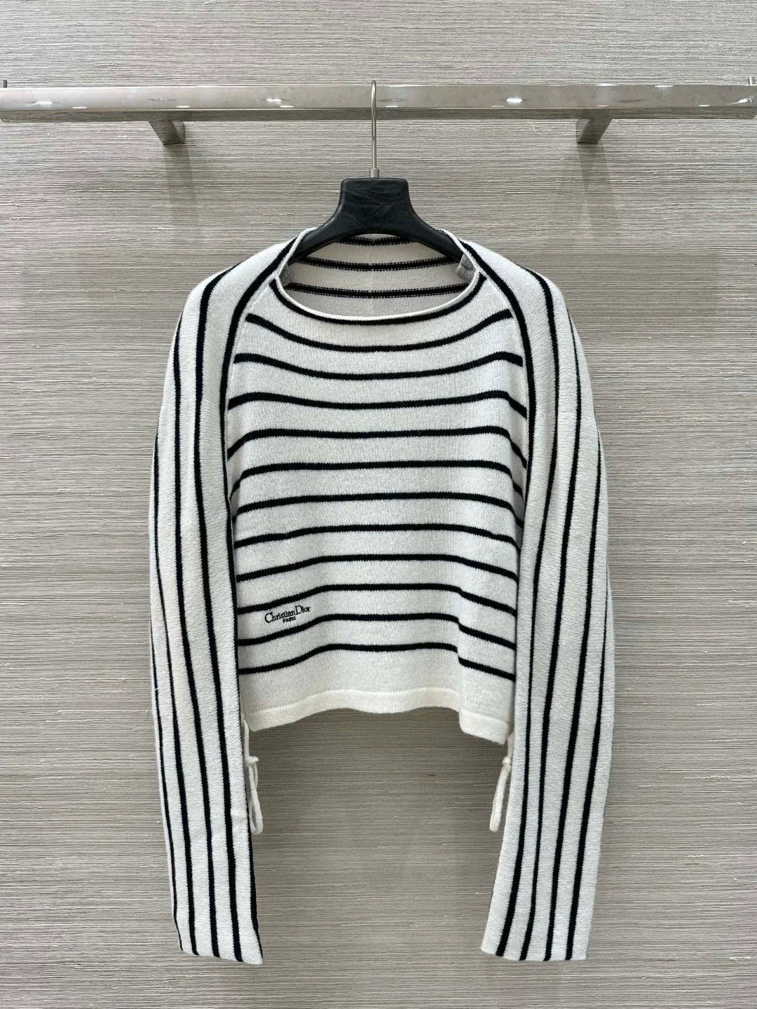 D 25 new drawstring design drawstring striped wool top.