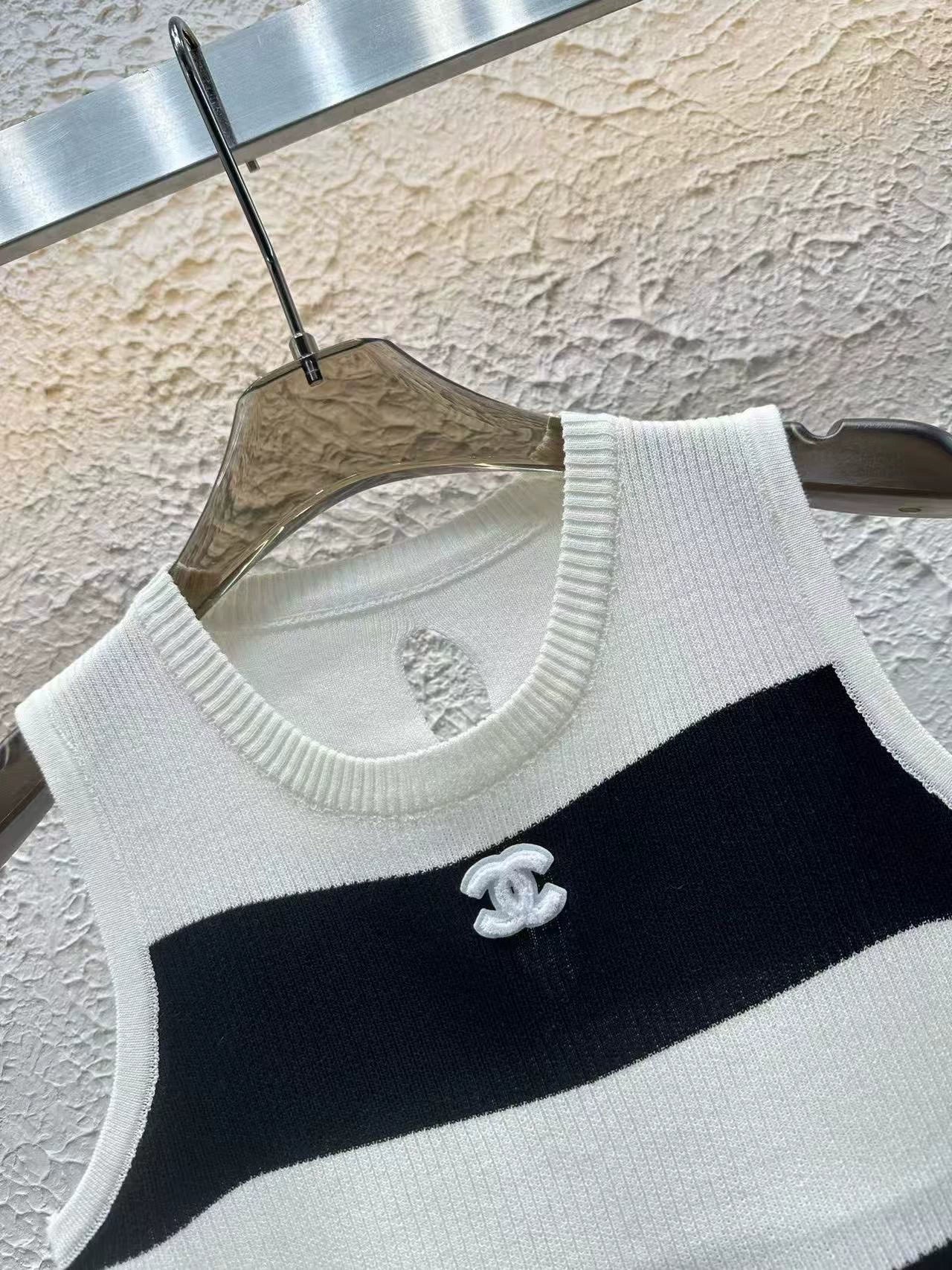 25 new summer striped color matching knitted vest
