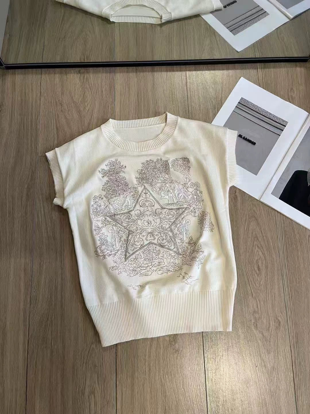 Five-pointed star heavy embroidery sleeveless top